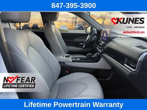 Used 2024 Toyota Grand Highlander XLE image 16