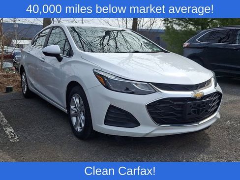 Used 2019 Chevrolet Cruze LT w/ Convenience Package image 1