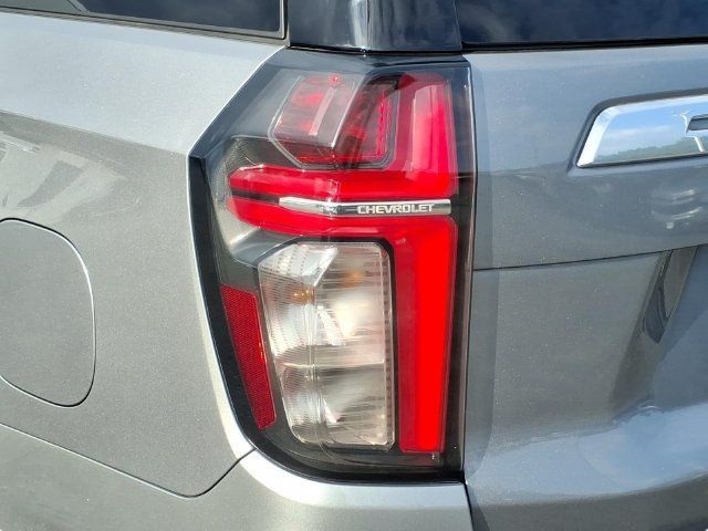Used 2024 Chevrolet Suburban High Country AWD/4WD image 11