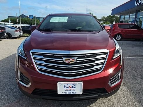 Used 2018 Cadillac XT5 FWD image 2