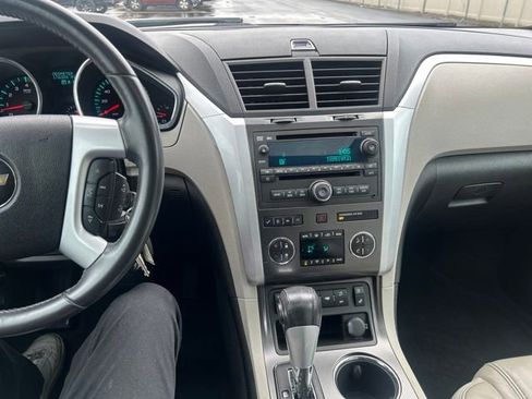 Used 2010 Chevrolet Traverse LTZ image 19