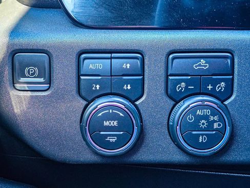 Used 2023 Chevrolet Silverado 1500 LT Trail Boss image 28