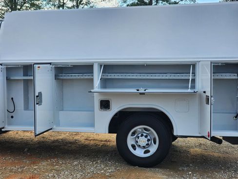 New 2025 Chevrolet Express 3500 w/ Power Convenience Package RWD image 3