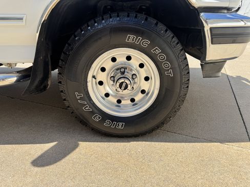 Used 1993 Ford Bronco XLT AWD/4WD image 38