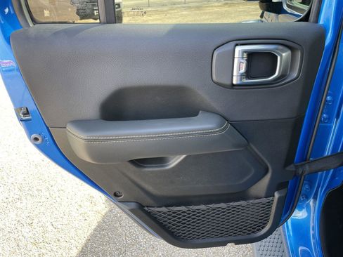 Used 2024 Jeep Wrangler Sahara w/ Safety Group image 38