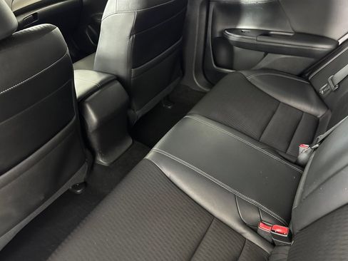 Used 2017 Honda Accord Sport image 22