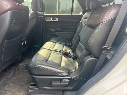 Used 2020 Ford Explorer Platinum AWD/4WD image 10
