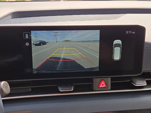 Used 2025 Kia Carnival EX FWD image 18