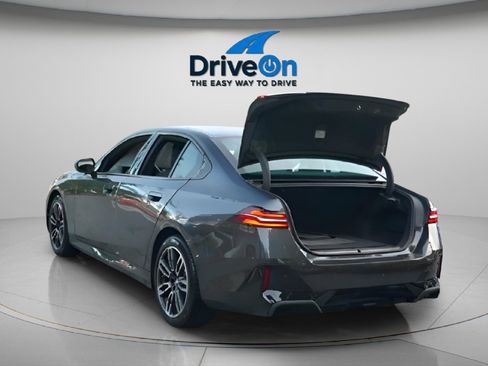 Used 2024 BMW 530i xDrive 530i xDrive image 7