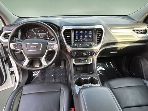 Used 2023 GMC Acadia SLT image 16