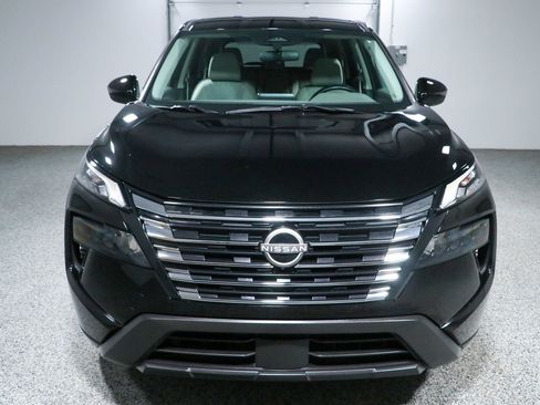 Used 2024 Nissan Rogue SV FWD image 4