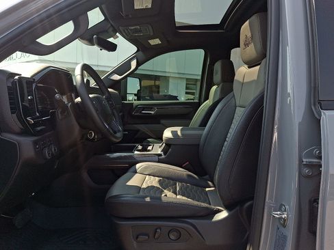 Used 2024 Chevrolet Silverado 2500 ZR2 w/ ZR2 Bison Edition AWD/4WD image 13