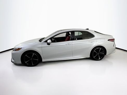 Used 2018 Toyota Camry XSE image 8