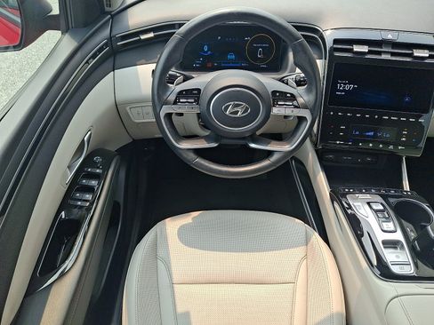 Certified 2022 Hyundai Tucson Limited AWD/4WD image 12