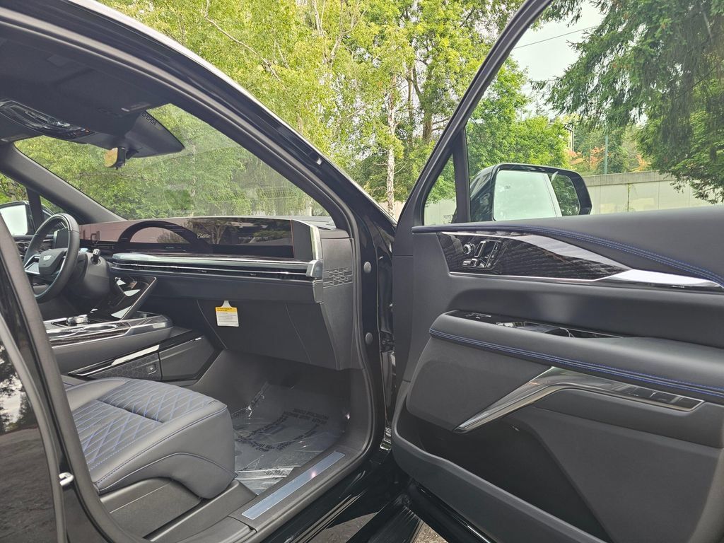 New 2026 Cadillac Escalade IQ Luxury 1 w/ LPO, Floor Liner Package AWD/4WD image 11