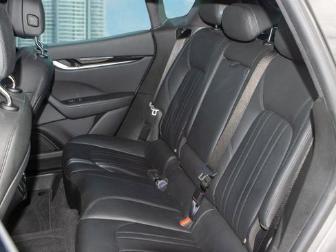 Used 2019 Maserati Levante image 17