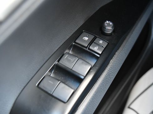 Used 2025 Toyota Camry LE FWD image 34