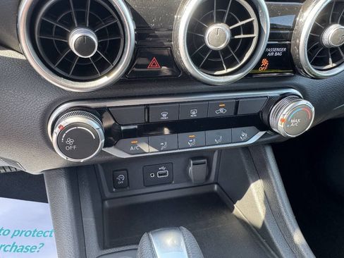 Used 2024 Nissan Sentra S FWD image 11