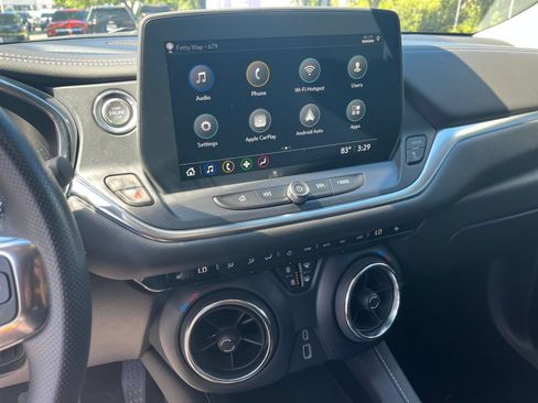 Used 2025 Chevrolet Blazer LT FWD image 17