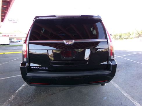 Used 2018 Cadillac Escalade ESV Luxury AWD/4WD image 7