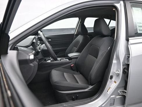 Used 2024 Nissan Altima 2.5 SV FWD image 20
