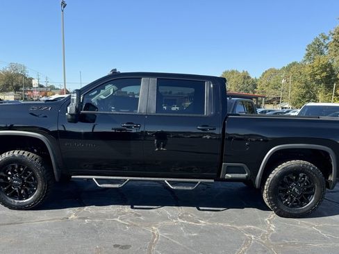 Used 2025 Chevrolet Silverado 2500 LT w/ Trail Boss Package image 3