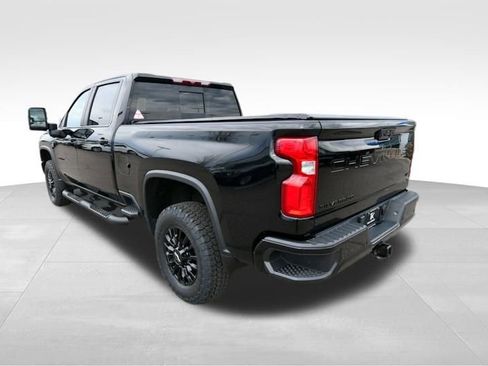 Used 2023 Chevrolet Silverado 2500 LTZ w/ LTZ Plus Package image 8
