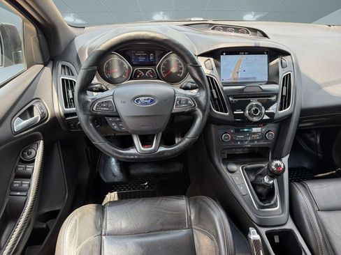 Used 2018 Ford Focus ST w/ Equipment Group 402A FWD image 29