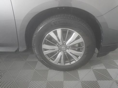 Used 2019 Nissan Pathfinder FWD image 14