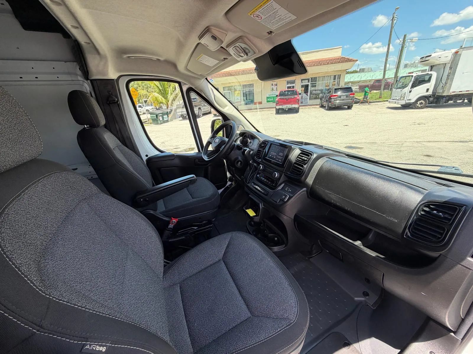 Used 2023 RAM ProMaster 2500 FWD image 18