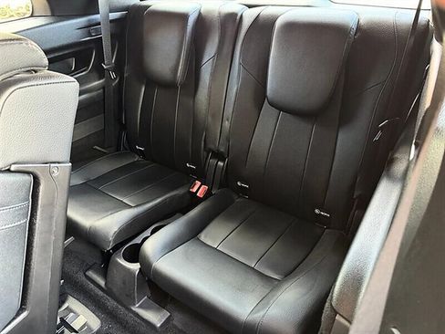 Used 2022 Mercedes-Benz GLB 250 4MATIC w/ Premium Package Lite image 13