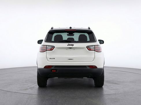 Used 2025 Jeep Compass Trailhawk image 7