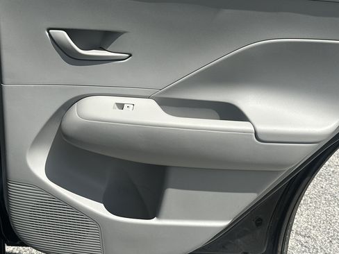 Used 2025 Hyundai Kona SEL FWD image 13