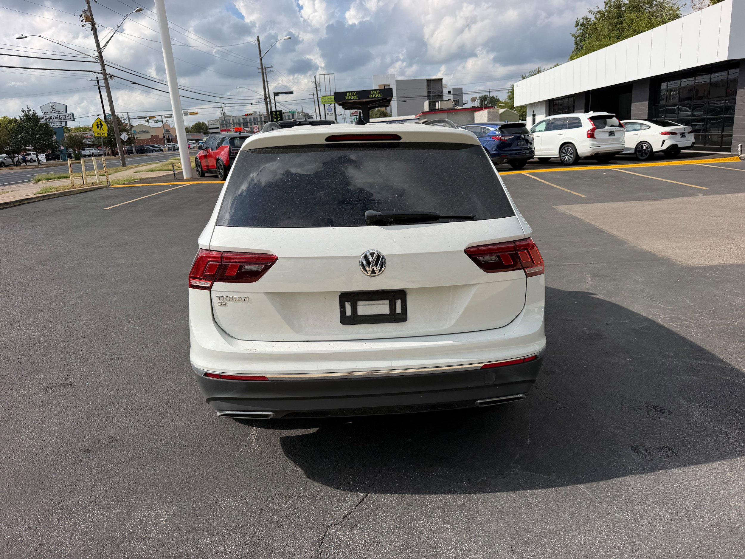 Used 2021 Volkswagen Tiguan SE FWD image 5
