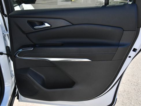 Used 2024 Chevrolet Traverse LT image 52