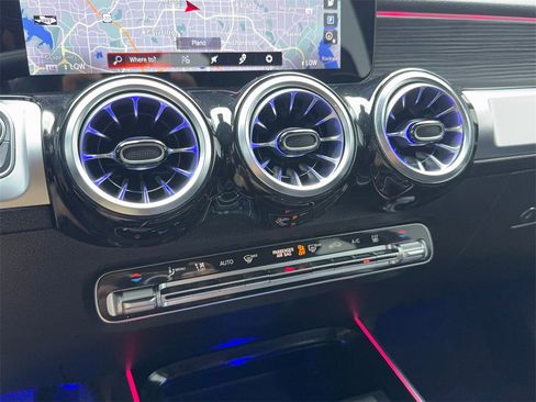 Used 2023 Mercedes-Benz EQB 250+ image 31