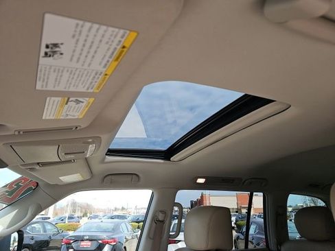 Used 2023 Nissan Armada Platinum w/ Captain's Chairs Package image 17