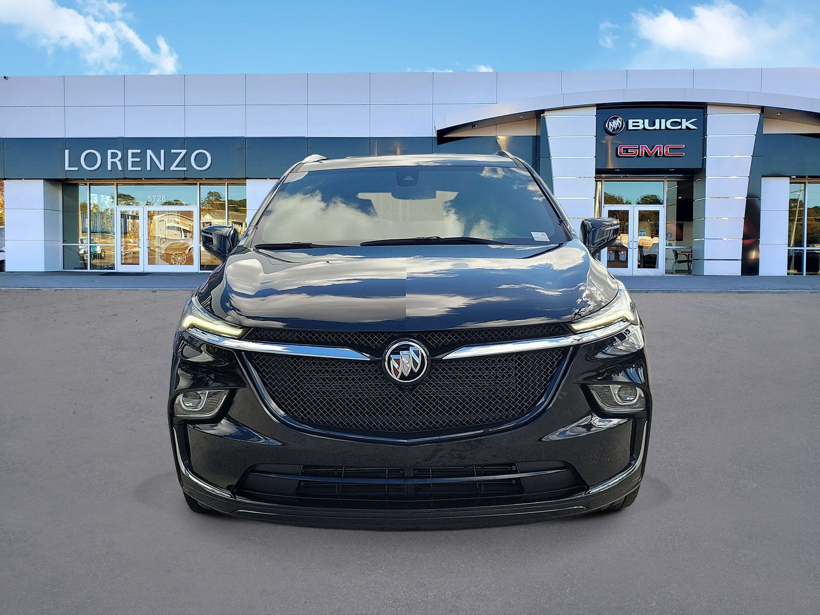 Used 2024 Buick Enclave Essence w/ Sport Touring Edition FWD image 2