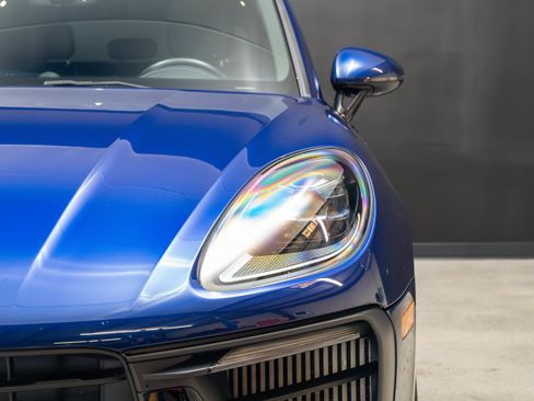 Certified 2023 Porsche Macan GTS AWD/4WD image 11