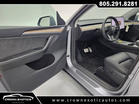 Used 2024 Tesla Model Y Performance image 23