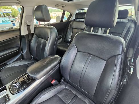Used 2015 Kia K900 Premium RWD image 6