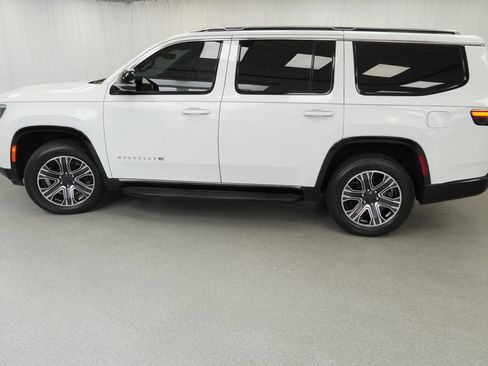 Certified 2023 Jeep Wagoneer 4WD w/ Premium Group I image 15