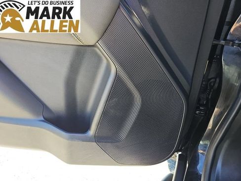 Used 2024 Chevrolet Colorado ZR2 AWD/4WD image 24