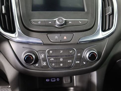 Used 2023 Chevrolet Equinox LT image 41