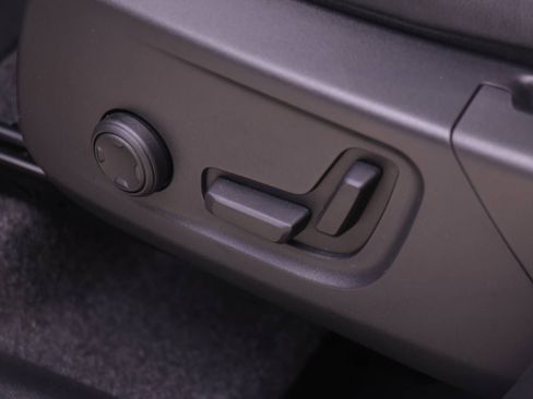 New 2026 Volvo XC40 B5 Plus w/ Protection Package Premier image 20