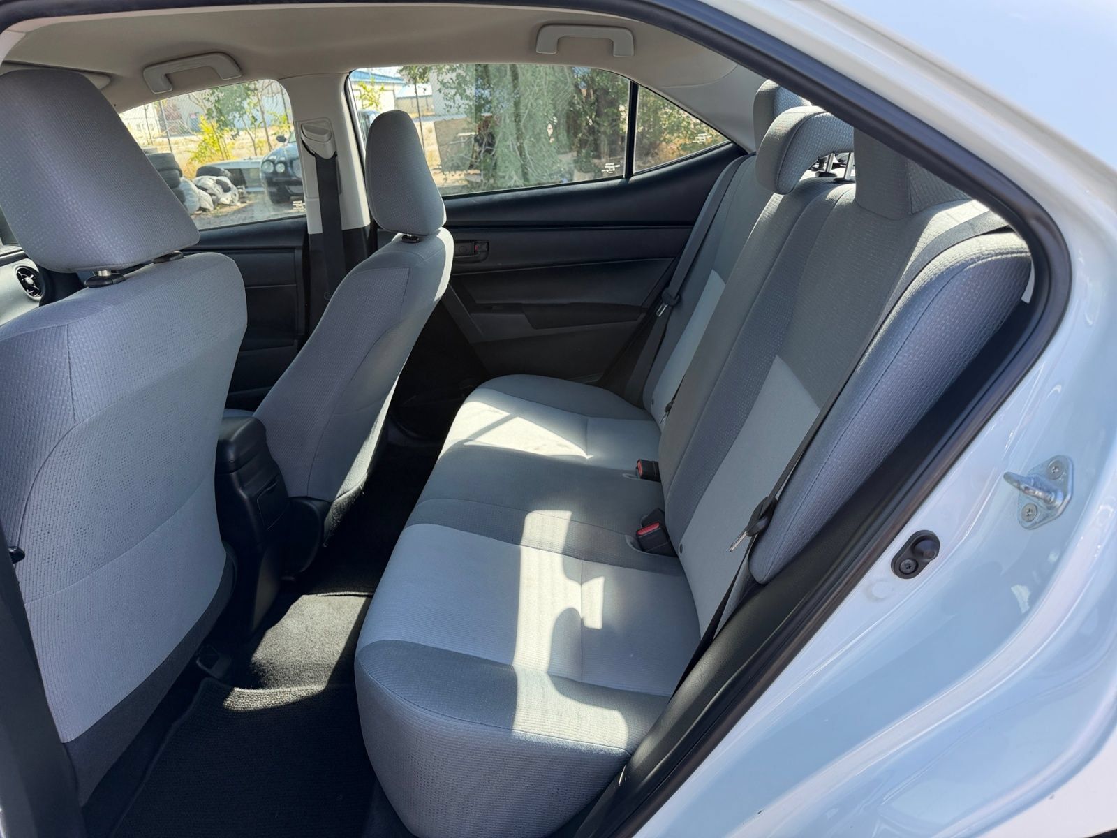 Used 2017 Toyota Corolla L w/ Carpet Mat Package (TMS) FWD image 23