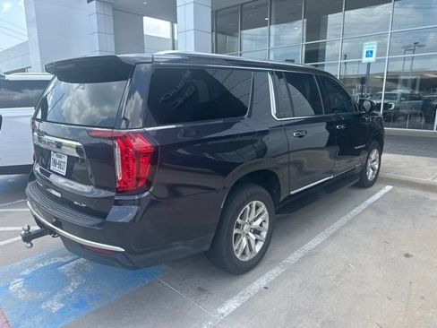 Used 2023 GMC Yukon XL SLT AWD/4WD image 4