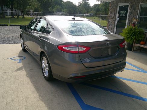 Used 2013 Ford Fusion SE image 18