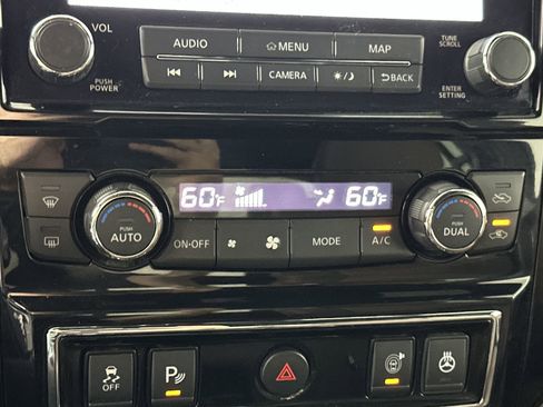 Certified 2021 Nissan Titan Platinum Reserve w/ Moonroof Package image 23