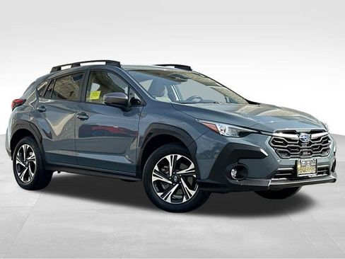 Used 2024 Subaru Crosstrek 2.0i Premium image 2